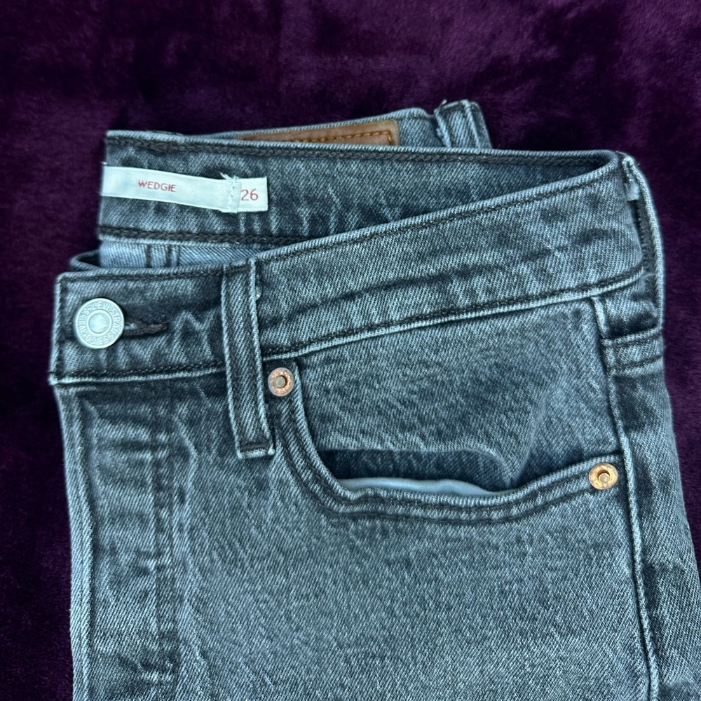 levi’s wedgie fit vintage wash black denim jeans